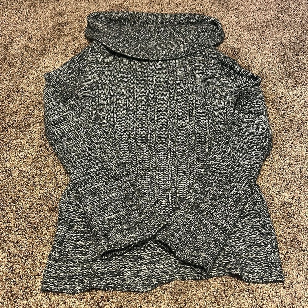 Derek Heart Grey and Black Turtle Neck